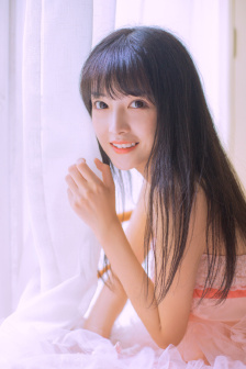 在车里疯狂的吃我奶